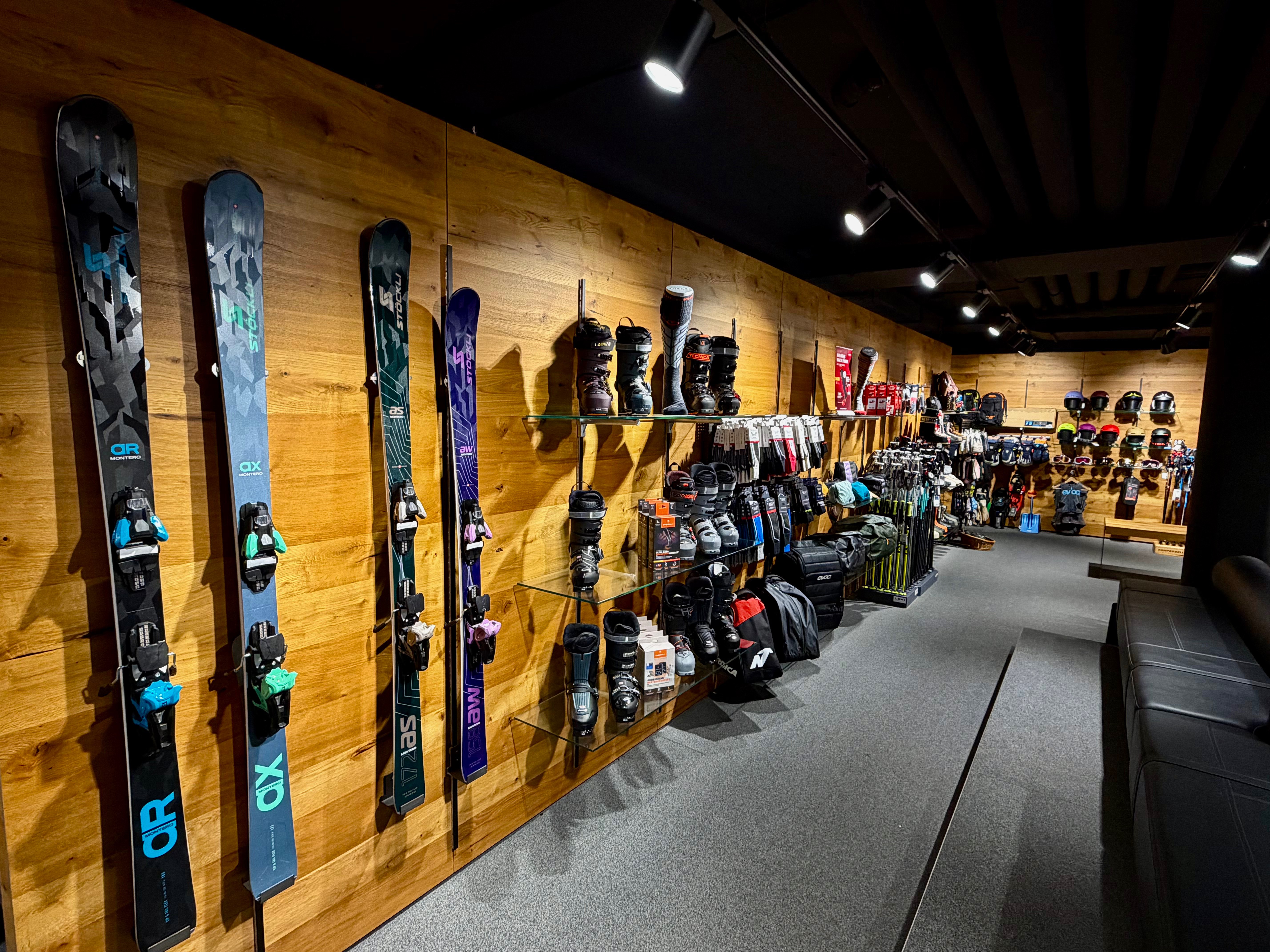 Ski Showroom