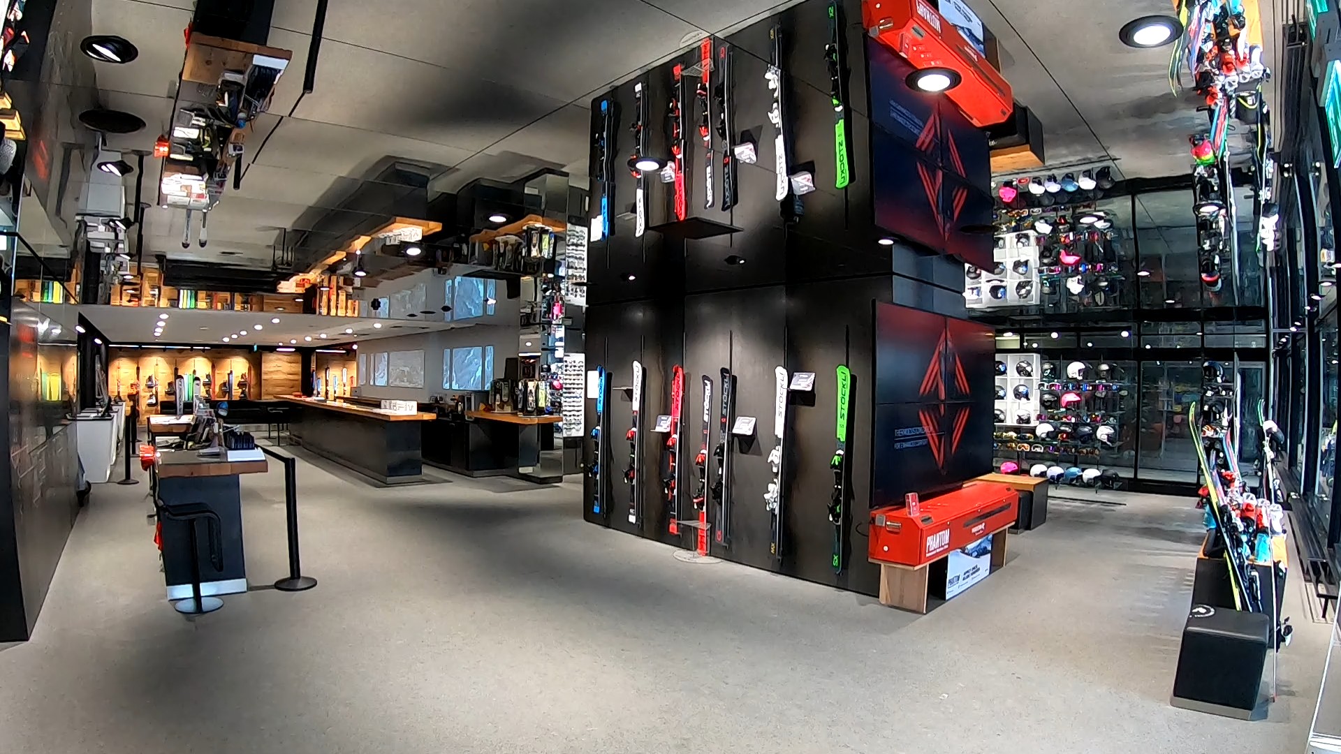 Paarsenn Sports Geschäft Innenansicht